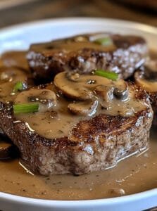 Slow Cooker Cubed Steak with Gravy