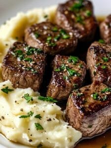 Garlic Butter Steak Bites and Mash