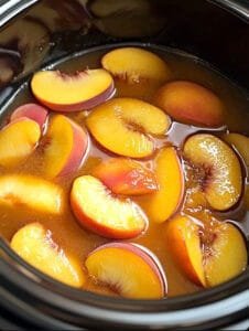 Easy Peasy Slow Cooker Peach Cobbler Recipe