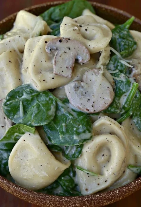 Best Creamy Mushroom Spinach Pasta Recipe Easy Vegetarian Spinach Mushroom Pasta Creamy Pasta With Spinach And Mushrooms D...
