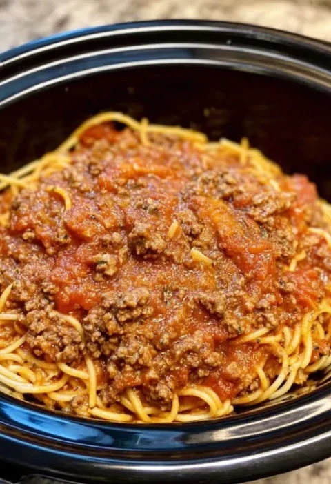 Best Slow Cooker Spaghetti Bolognese Recipe Easy Crockpot Spaghetti Bolognese Healthy Slow Cooker Bolognese Sauce Low-fat ...