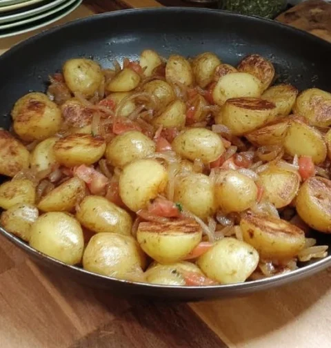 Best Way To Fry Potatoes And Onions Healthy Fried Potatoes And Onions Recipe Easy Skillet Potatoes And Onions Crispy Fried...