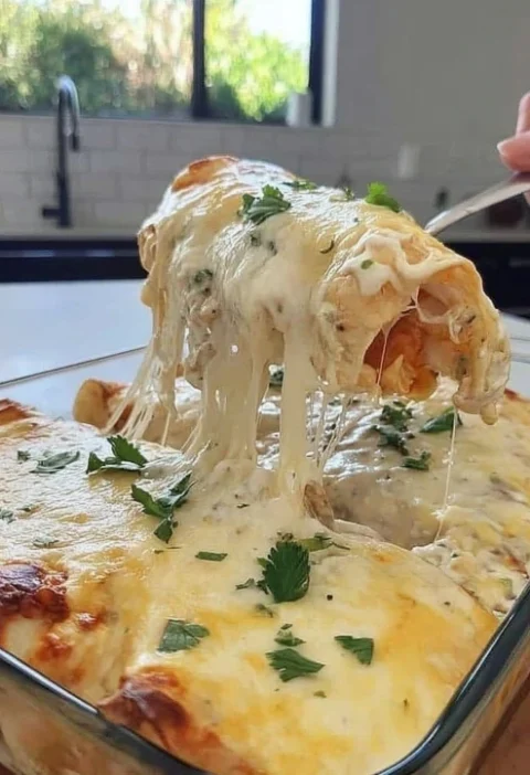 Best White Chicken Enchiladas Recipe Creamy White Chicken Enchiladas Easy White Chicken Enchiladas For Beginners Gluten-fr...