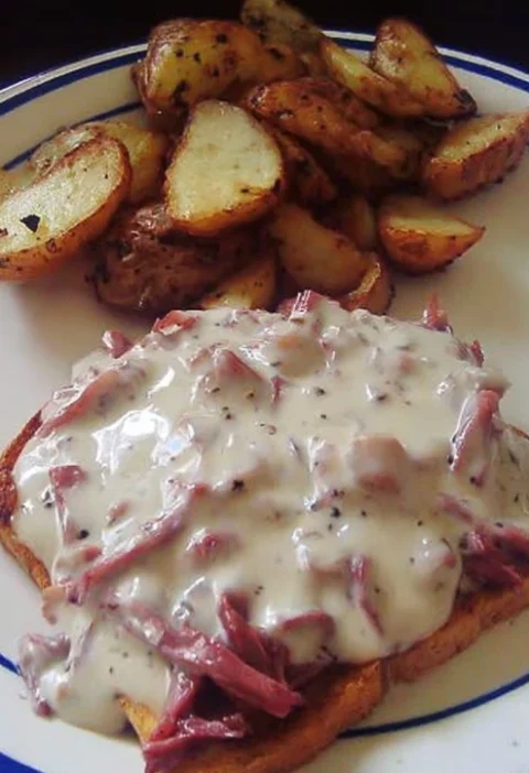 Creamed Chipped Beef On Toast Recipe Easy Creamed Chipped Beef Recipe Homemade Chipped Beef On Toast Best Creamed Chipped ...
