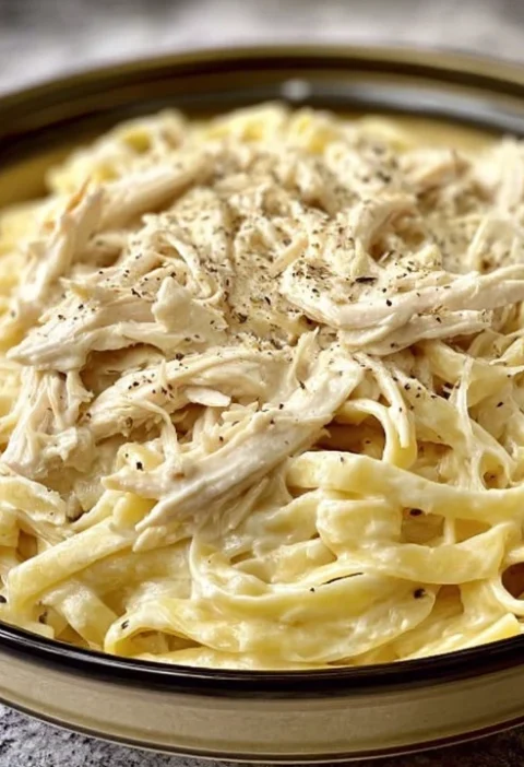 Easy 3-ingredient Chicken Alfredo Slow Cooker Recipe Best Slow Cooker Chicken Alfredo With 3 Ingredients Simple Crockpot C...