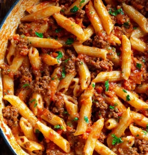 Slow Cooker Beef Bolognese Recipe Easy Slow Cooker Beef Bolognese Best Beef Bolognese Slow Cooker Recipe Slow Cooker Bolog...