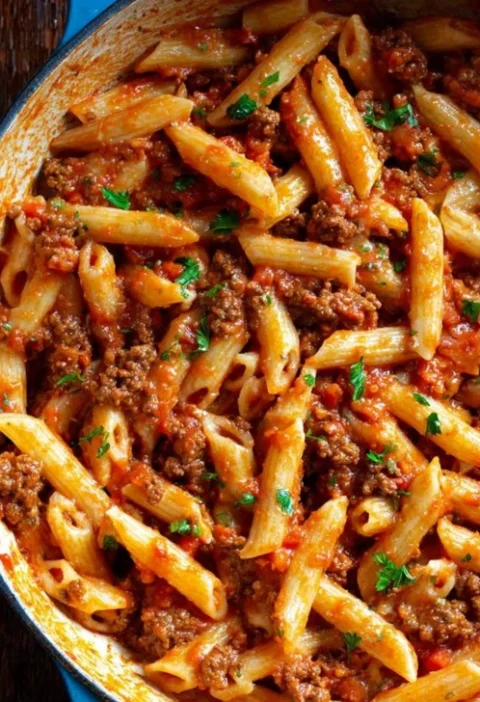 Slow Cooker Beef Bolognese Recipe Easy Slow Cooker Beef Bolognese Best Beef Bolognese Slow Cooker Recipe Slow Cooker Bolog...