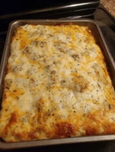 Nana’s Sunday-Style Biscuits & Gravy Casserole