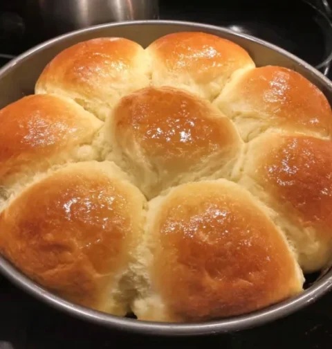 Best Yeast Rolls Recipe For Holidays Soft And Buttery Dinner Rolls Recipe Homemade Old-fashioned Yeast Rolls Easy Buttery ...