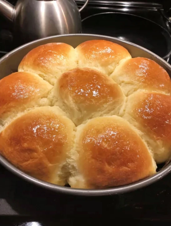 Old-Fashioned Soft and Buttery Yeast Rolls