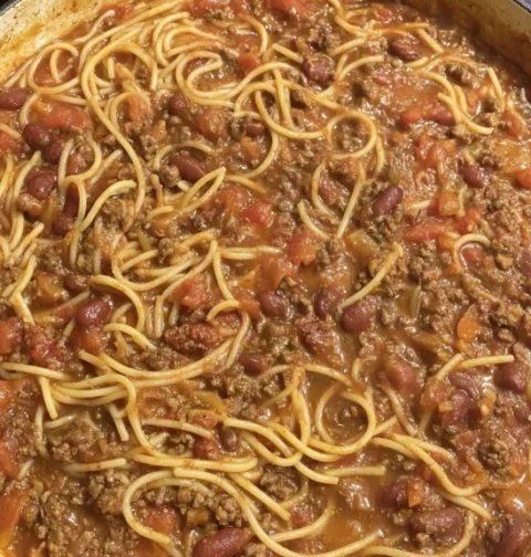 Easy Cowboy Spaghetti Recipe With Bacon Ground Beef Cowboy Spaghetti With Cheddar Homemade Cowboy Spaghetti With Bacon And...