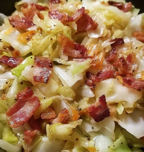Easy Fried Cabbage With Bacon Recipe Best Bacon Onion Garlic Cabbage Southern Fried Cabbage With Bacon Tips How To Make Ca...