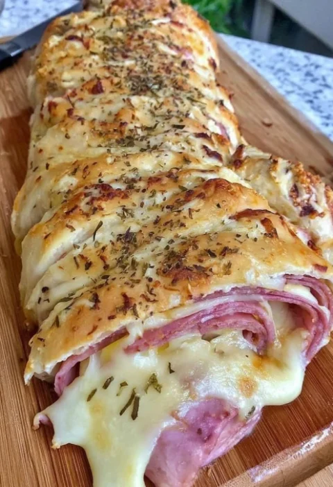 Easy Italian Stromboli Recipe Cheesy Meaty Stromboli Recipe Best Dinner Stromboli Ideas Italian Roll-up Stromboli Recipe E...