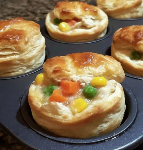 Easy Mini Chicken Pot Pie Recipe Homemade Mini Chicken Pot Pie Frozen Mini Chicken Pot Pies Best Chicken Pot Pie Recipe Fo...
