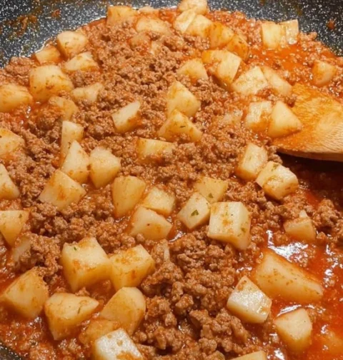 Easy One-pot Ground Beef And Potatoes Recipe Quick Ground Beef And Potatoes Dinner Ideas Best One-pot Beef Potato Weeknigh...