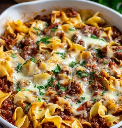 Easy Sour Cream Beef Noodle Casserole Recipe Warm Church Supper Casserole Ideas Best Beef Noodle Casserole For Potluck Sou...