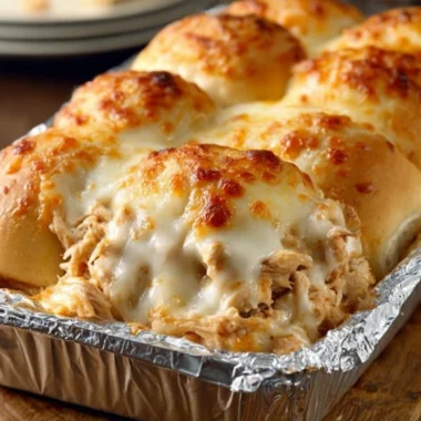 3ingredient Cheesy Chicken Sliders