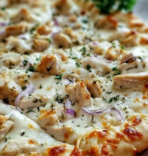 Best Roasted Garlic White Chicken Pizza Recipe Homemade Garlic Chicken Pizza Healthy White Chicken Pizza Options Keto Garl...