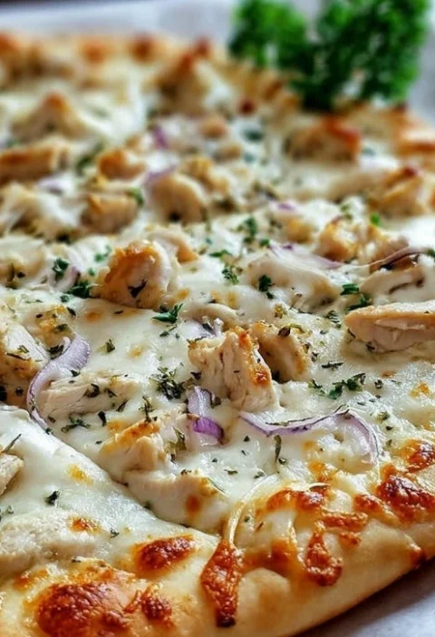Best Roasted Garlic White Chicken Pizza Recipe Homemade Garlic Chicken Pizza Healthy White Chicken Pizza Options Keto Garl...