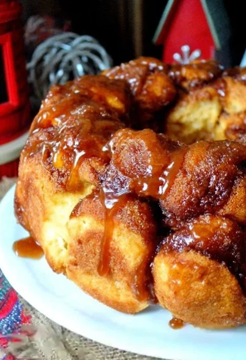 Easy Christmas Eve Cinnamon Rolls Recipe Quick Cinnamon Buns For Christmas Morning Make-ahead Christmas Eve Cinnamon Buns ...