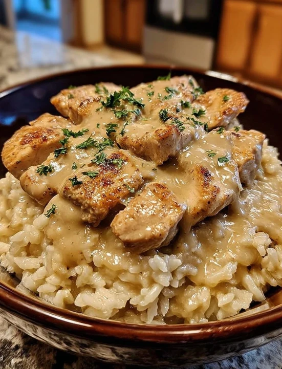 Easy Smothered Chicken And Rice Recipe Smothered Chicken With Rice Casserole Homemade Smothered Chicken And Rice Gluten-fr...