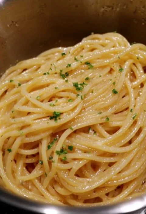 Grandma's Herb-infused Spaghetti Recipe Traditional Aglio E Olio With Herbs Homemade Garlic Oil Spaghetti Herb And Garlic ...