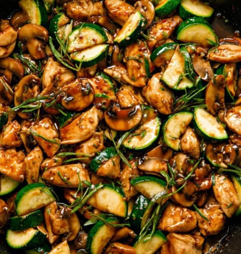 Low Carb Chicken Zucchini Stirfry