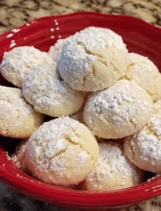 Old-Fashioned Family Snowball Cookies