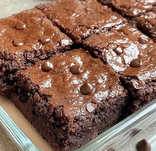 Oldfashioned Farmhouse Fudge Brownies