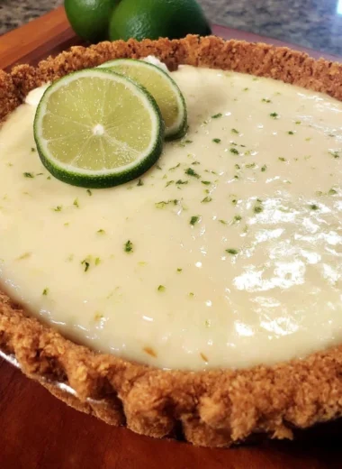 Retro Bakery Style Key Lime Pie