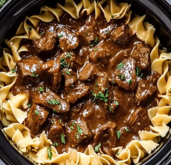 Slow Cooker Beef Noodles