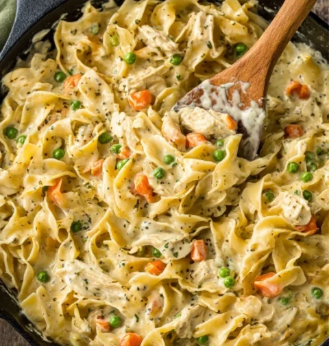 Chicken Pot Pie Noodle Skillet