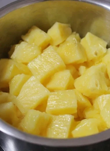 Slow Cooker Ingredient Pineapple Dump Cake