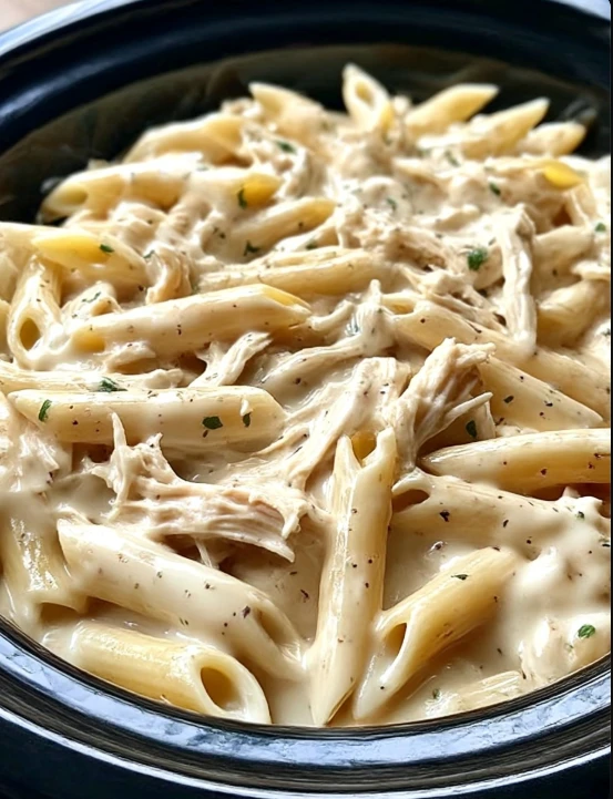 Slow Cooker Creamy Ranch Chicken Pasta