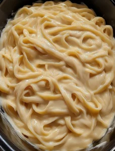 Slow Cooker Creamy Alfredo Pasta