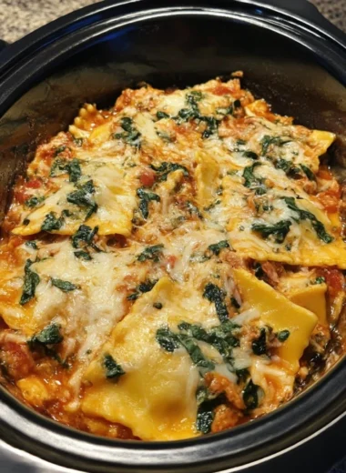 Slow Cooker Ravioli Spinach Lasagna