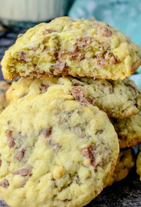 Melt Your Mouth Toffee Pecan Cookies