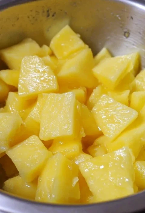 Slow Cooker Ingredient Pineapple Dump Cake