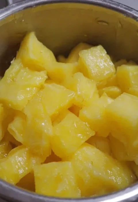 Slow Cooker Ingredient Pineapple Dump Cake