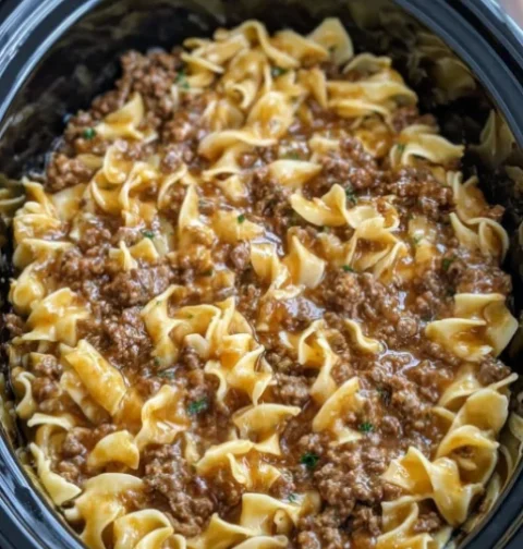Slow Cooker Beef and Noodles