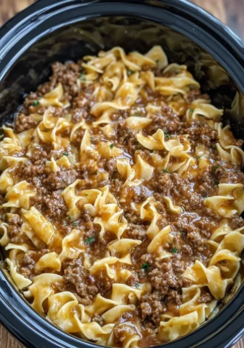 Slow Cooker Beef and Noodles