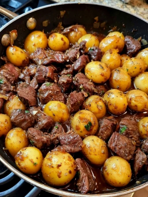 Garlic Butter Beef & Baby Potatoes